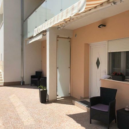 Drop In Split Luxury Suites Bagian luar foto
