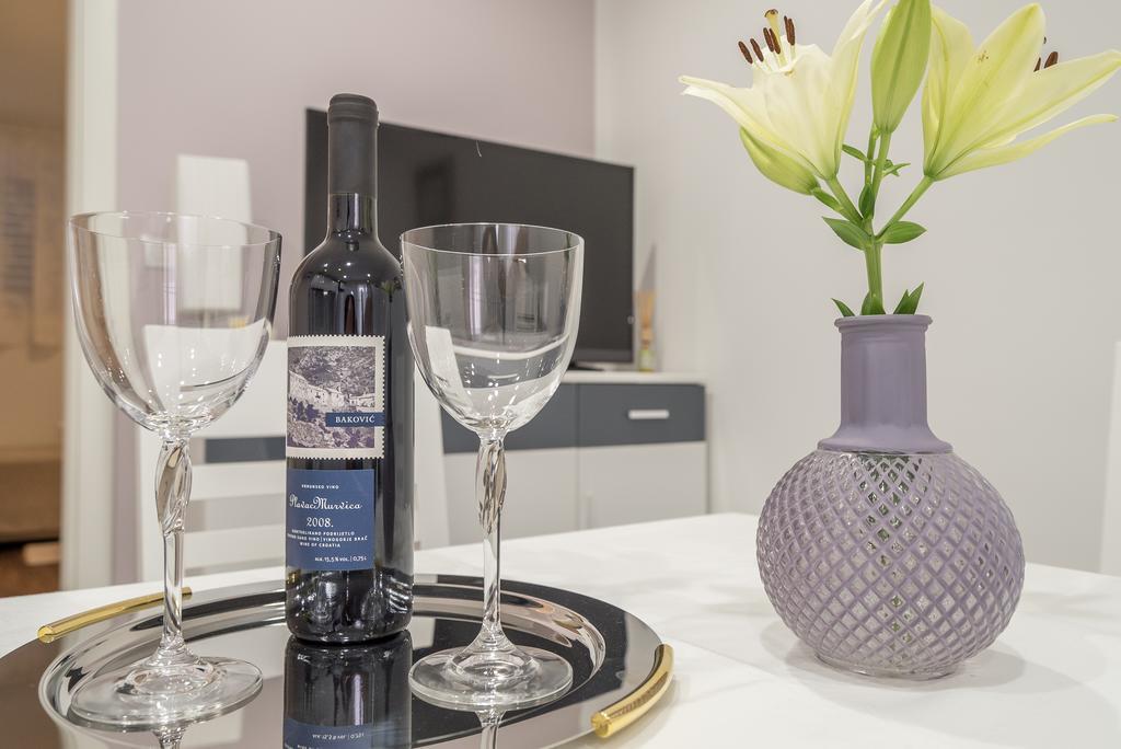Drop In Split Luxury Suites Bagian luar foto