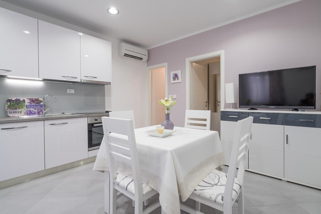 Drop In Split Luxury Suites Bagian luar foto