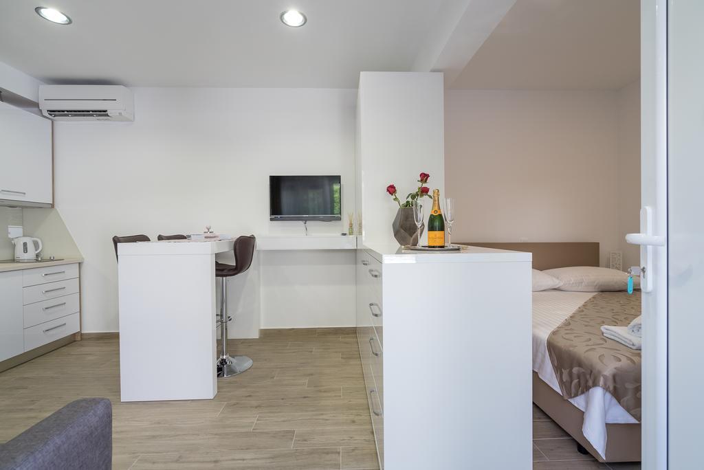 Drop In Split Luxury Suites Bagian luar foto