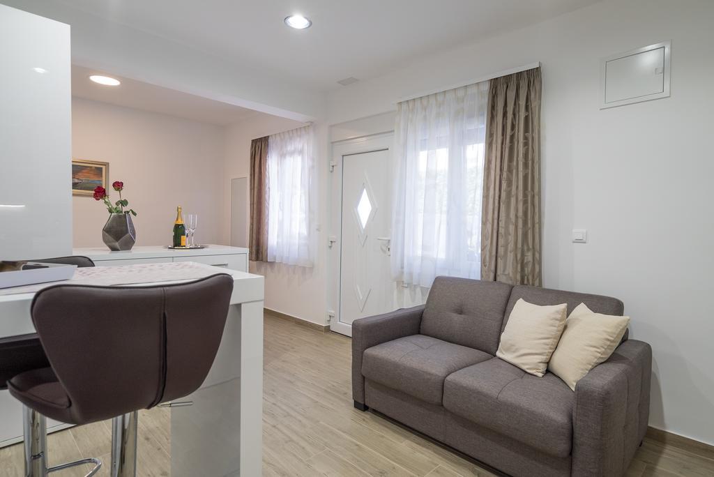 Drop In Split Luxury Suites Bagian luar foto