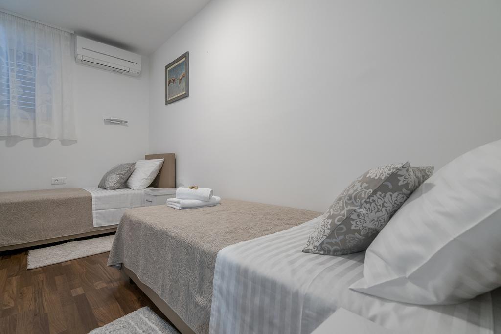 Drop In Split Luxury Suites Bagian luar foto