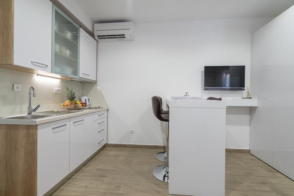 Drop In Split Luxury Suites Bagian luar foto