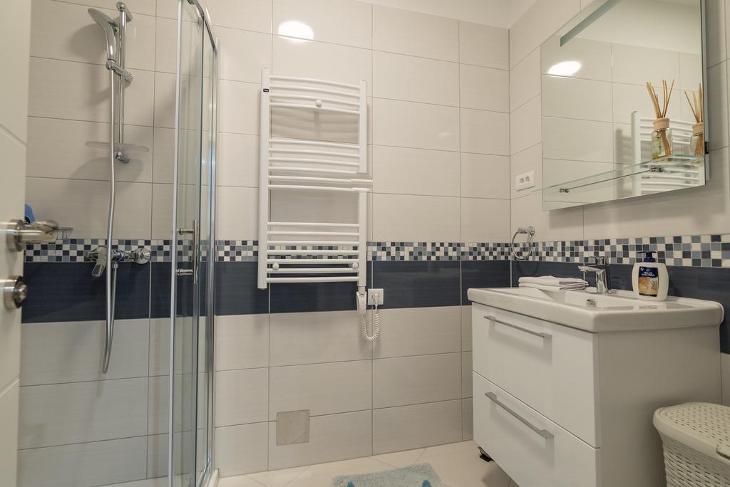 Drop In Split Luxury Suites Bagian luar foto