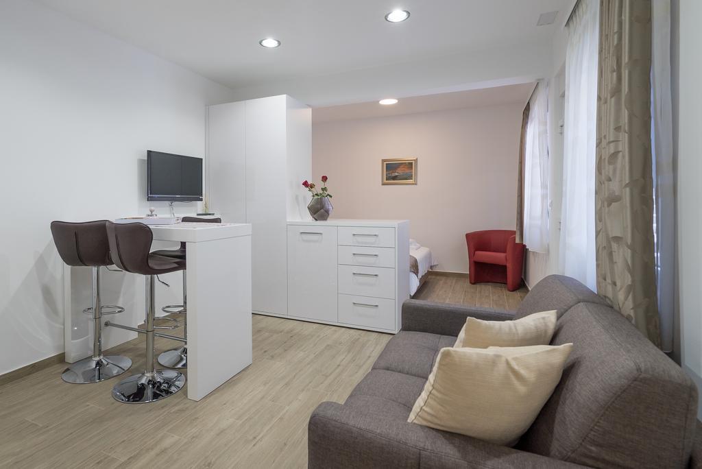 Drop In Split Luxury Suites Bagian luar foto