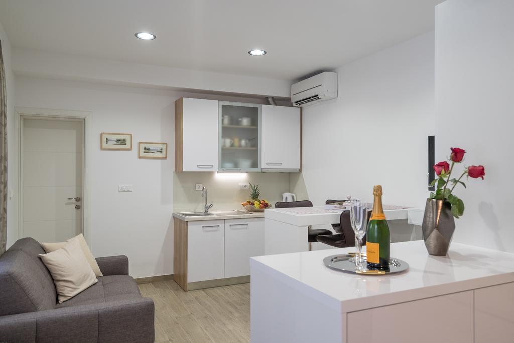 Drop In Split Luxury Suites Bagian luar foto