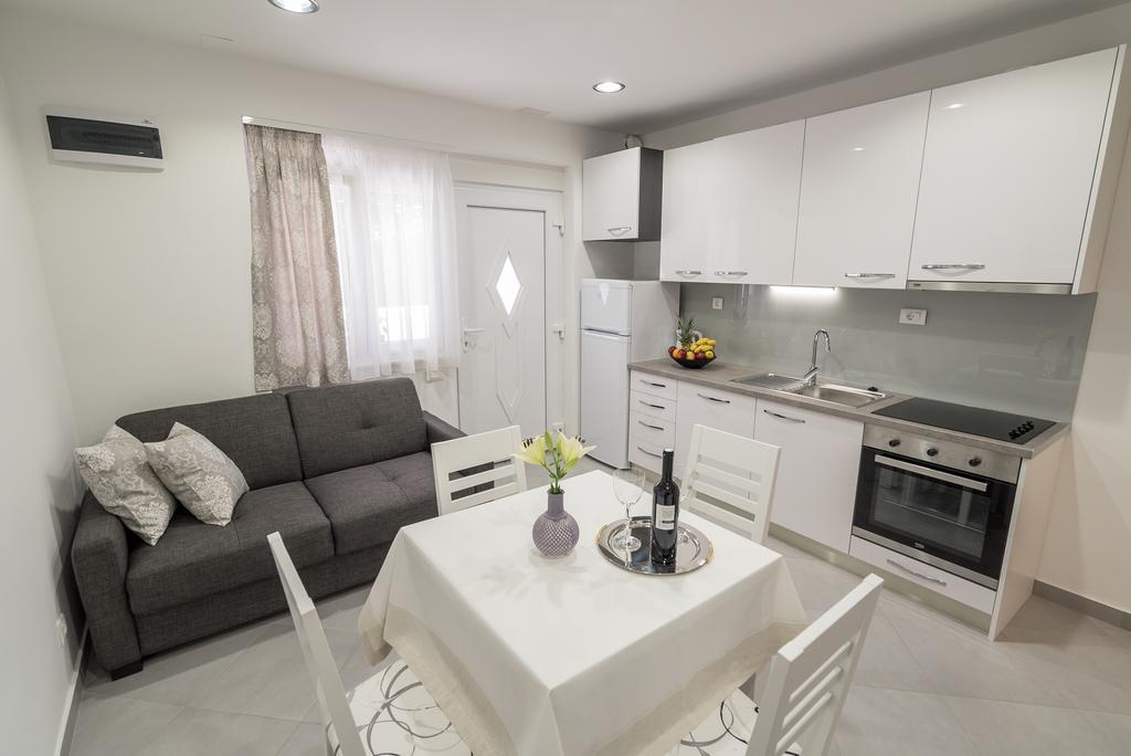 Drop In Split Luxury Suites Bagian luar foto