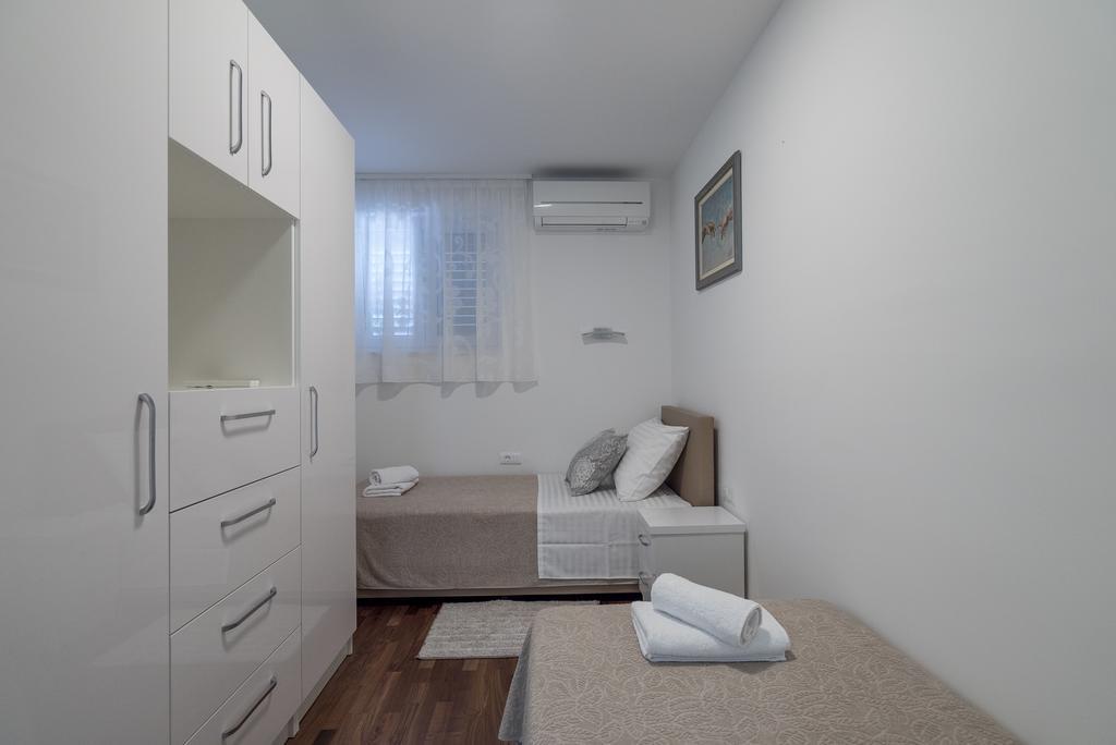 Drop In Split Luxury Suites Bagian luar foto