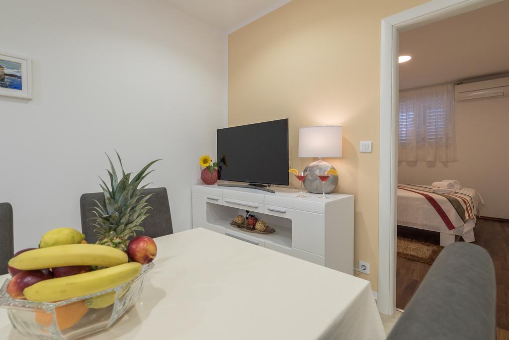 Drop In Split Luxury Suites Bagian luar foto
