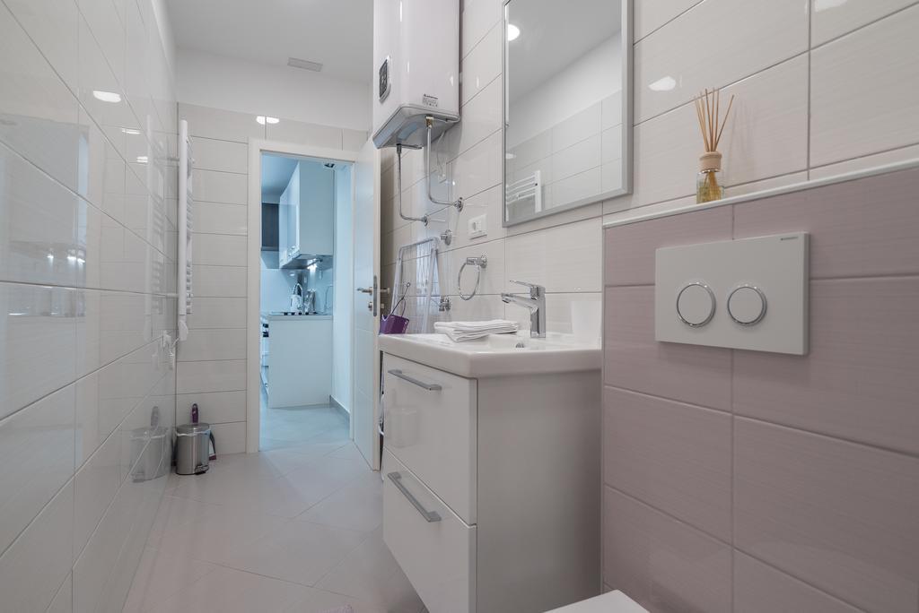 Drop In Split Luxury Suites Bagian luar foto