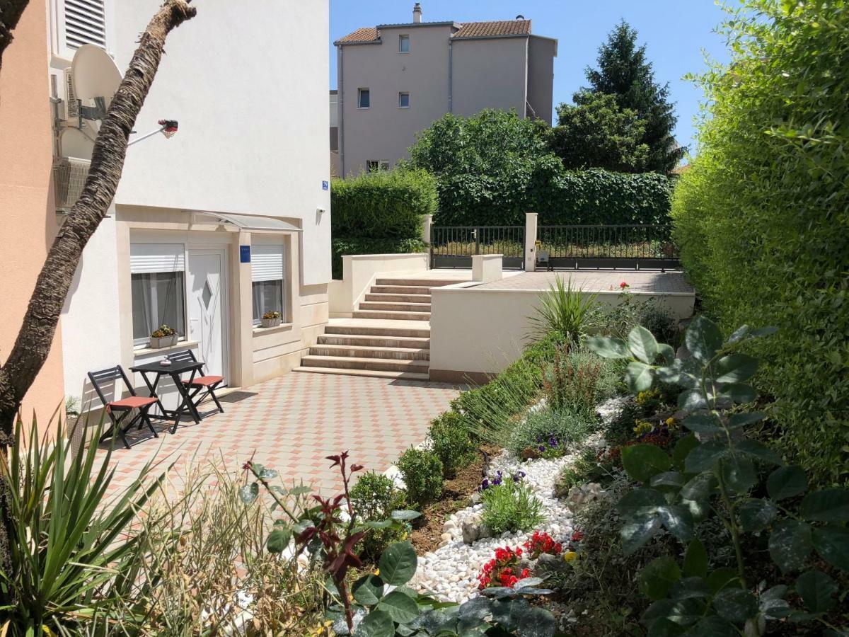 Drop In Split Luxury Suites Bagian luar foto